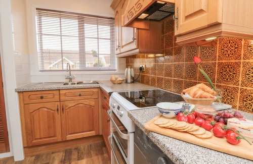 Pickering Cottage | 17 COSTA WAY, pet friendly, country holiday cottage in Pickering