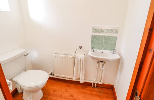 Frampton House | 17 KINGS COURT, pet friendly, character holiday cottage in Kirton