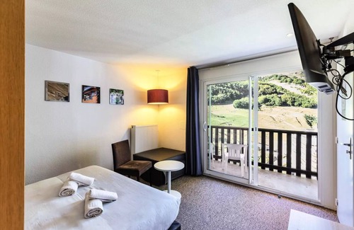 Eaux-Bonnes Hotel | 17 m² Hotel ∙ 1 bedroom ∙ 2 guests