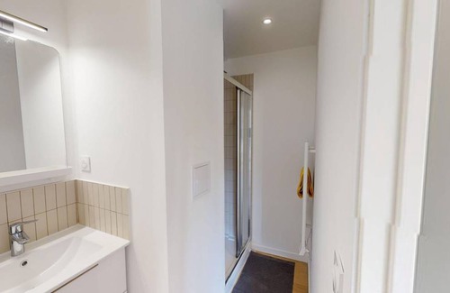 Quartier du Faubourg-Montmartre Resort | 17 m² Private room ∙ 1 bedroom ∙ 1 guest