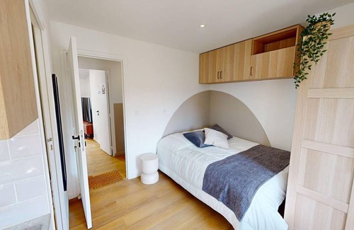 Quartier du Faubourg-Montmartre Resort | 17 m² Private room ∙ 1 bedroom ∙ 1 guest