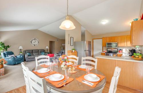 Pickerington House | 17 Mi to Columbus Pickerington Home with Fire Pit!