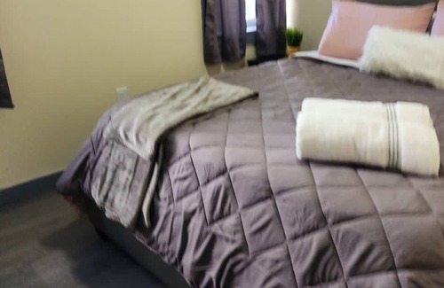 West Philadelphia House | #17 NEW Bright & Cozy Room in Haddington