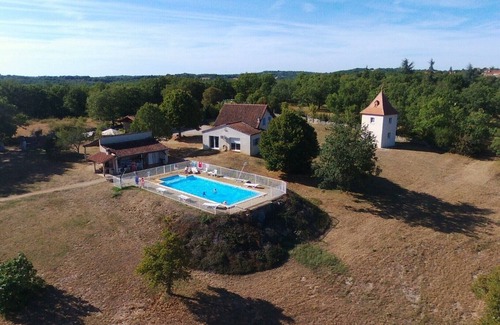 Senaillac-Lauzes House | 17-PERSON ESTATE SWIMMING POOL MINI GOLF COURSE