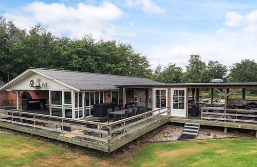 Vester Grønning House | 17 person holiday home in Roslev-By Traum