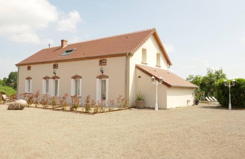 Louroux-Hodement Cottage | 170 m² Cabin ∙ 5 bedrooms ∙ 10 guests