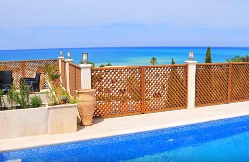 Latchi House | 170 m² House ∙ 3 bedrooms ∙ 6 guests