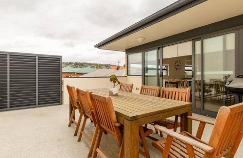 Bellerive House | 170 m² House ∙ 3 bedrooms ∙ 10 guests