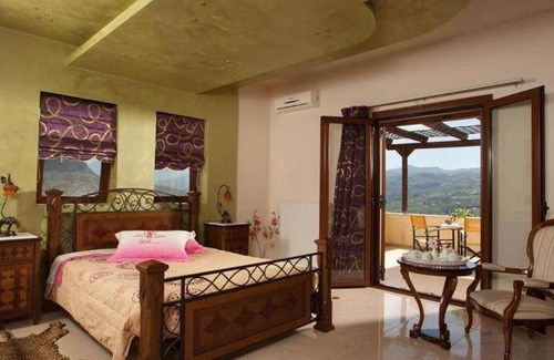Spilion Villa | 170 m² Villa ∙ 4 bedrooms ∙ 9 guests