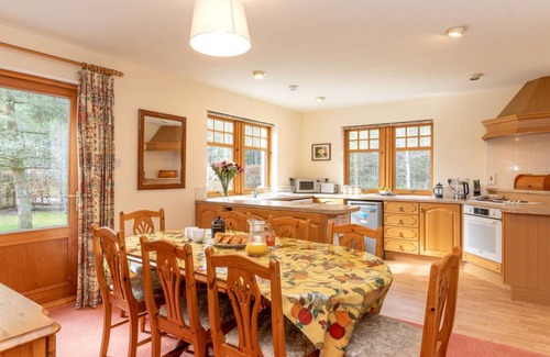 Nethy Bridge Villa | 170 m² Villa ∙ 1 bedroom ∙ 8 guests