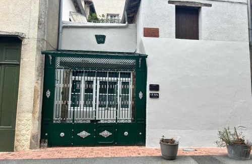 Le Dorat House | 1712Villacarre Holiday Gite