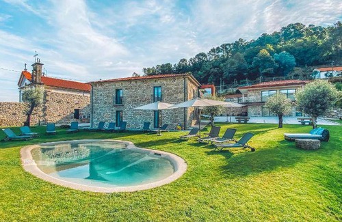 Pico House | 174 m² Farmhouse ∙ 4 bedrooms ∙ 12 guests