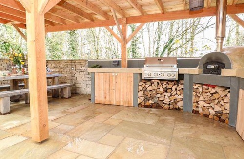 Inchbrook House | 175 m² House ∙ 6 bedrooms ∙ 12 guests