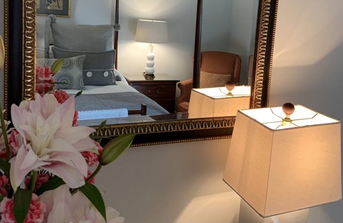 Bristol Hills Bed & Breakfast | 1795 Acorn Inn B&B