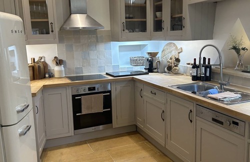 Clapton on the Hill House | 17th century converted barn in Cotswolds stone- 5 mins from Bourton On The Water