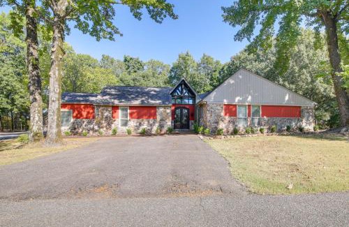 Southaven House | 18 Mi to Dtwn Memphis Oasis on 8 Acres!
