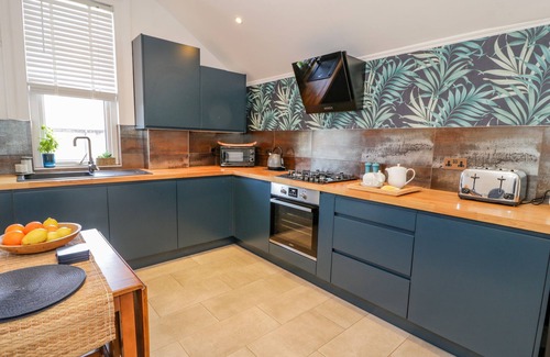 Llandudno Cottage | 18 TYN CELYN, family friendly, country holiday cottage in Llandudno