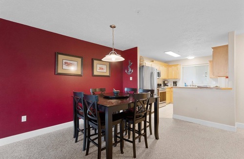 Seaview Condo | 180 AMAZING VIEW, Steps to Beach & Discovery Trail, BBQ (Lost)