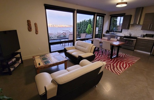 North Admiral Apartment | 180 Degree/24 hr Bluff View