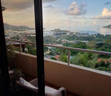 Zig Zag Ward House | 180 Degrees Self-Catering