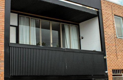 Narrabundah Apartment | 180 m² Apartment ∙ 1 bedroom ∙ 9 guests
