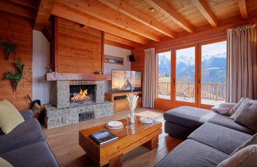 Manigod Ski Chalet | 180 m² Chalet ∙ 5 bedrooms ∙ 8 guests