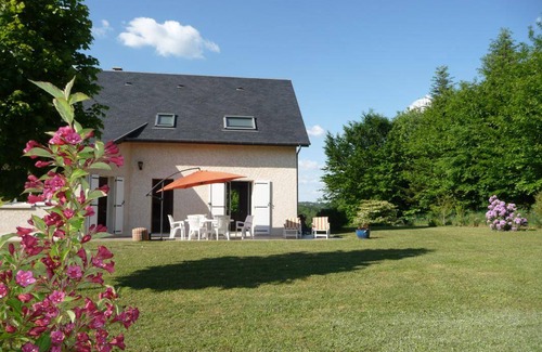 Chameyrat House | 180 m² Gîte ∙ 3 bedrooms ∙ 6 guests