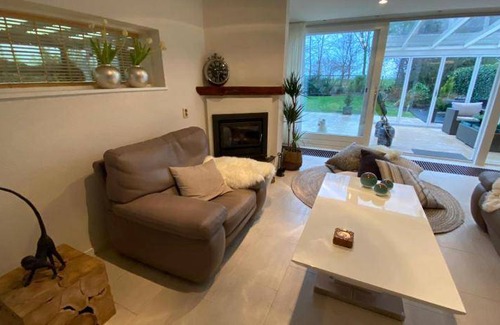 Vleteren House | 180 m² House ∙ 2 bedrooms ∙ 4 guests