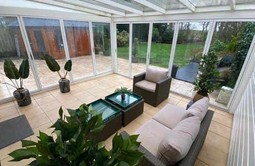 Vleteren House | 180 m² House ∙ 2 bedrooms ∙ 4 guests