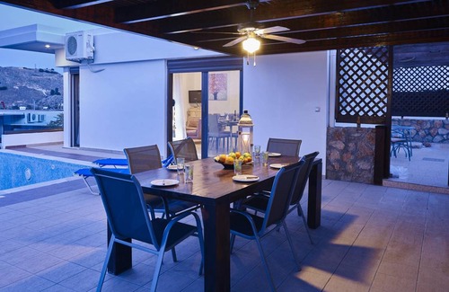 Vlicha House | 180 m² House ∙ 3 bedrooms ∙ 8 guests