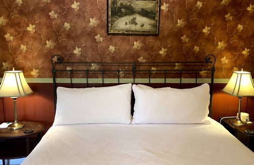 Lansing Bed & Breakfast | 1830s Historic Inn Ithaca NY, Room 8