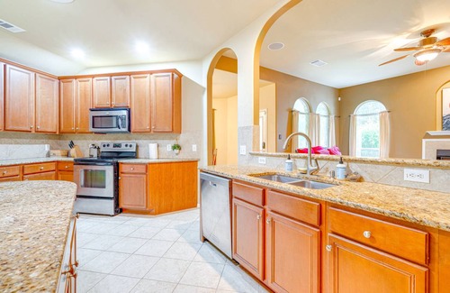 Leander House | 185 m² House ∙ 4 bedrooms ∙ 15 guests