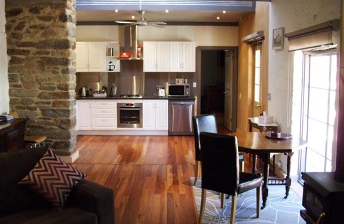 Jutland Bed & Breakfast | 1860 Wine Country Cottages