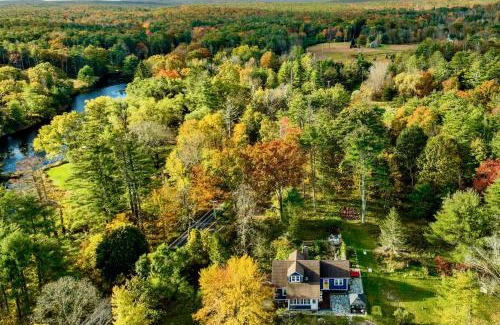 Saugerties House | 1890 CapeCod farmhouse:Charming, Private, Spacious