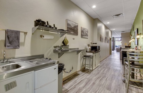 New Castle Hotel | 1892 suite at Ore House Inn