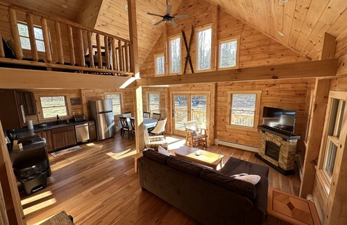 Sugar Hill Cabin | 18HA Log home close to Franconia Notch; privacy, fire pit, wifi, pool/gym passes, dog friendly!