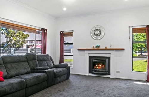 Nukuhau House | 19 Luberon way · Home away from Home