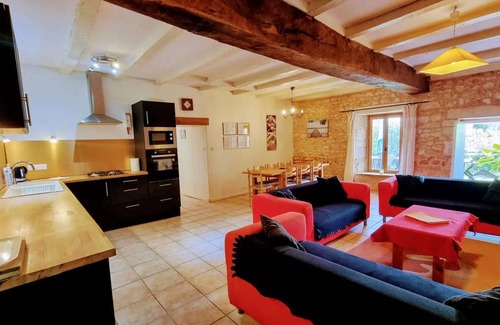 Saint-Just-Luzac House | 190 m² House ∙ 4 bedrooms ∙ 11 guests