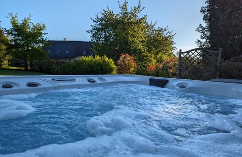 Marcey-les-Greves House | 192 m² Gîte ∙ 5 bedrooms ∙ 15 guests