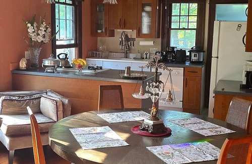Phoenicia House | 1920s Phoenicia Bungalow w/Vintage Furnishings, Sauna, Fireplace, & Fenced Yard