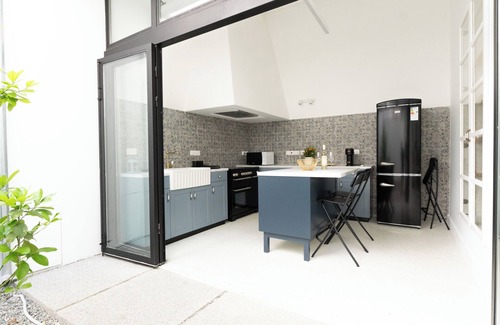 Nicosia House | 1924 Gemini House | Jacuzzi, Indoor Garden, Rooftop