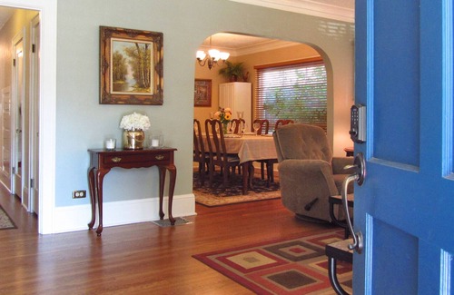 King House | 1925 Craftsman, Centrally Located, Hot Tub, Family and Kid-Friendly, Large Groups/Gatherings
