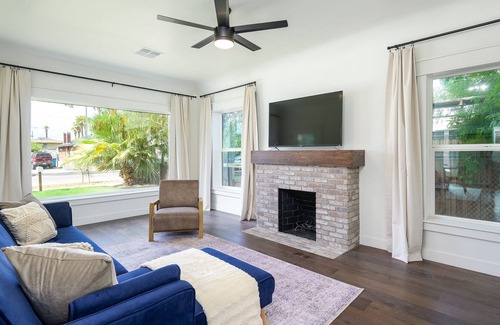 Garfield House | 1930's Charming Updated Home By Downtown PHX in Historic Garfield Neighborhood!