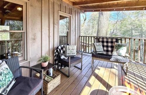Mirror Lake House | 1930's Highlands Hideaway