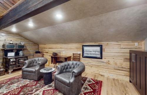 Island Park House | 1949 Cabin