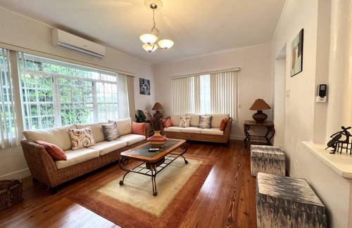 Reeds Bay House | 195 m² House ∙ 3 bedrooms ∙ 6 guests