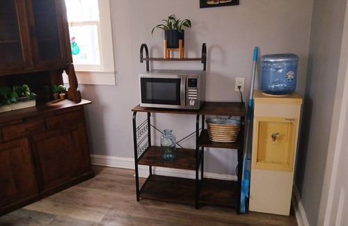 Hendersonville Cottage | 1950's Historical District West Side Cottage