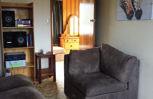 Stoke Apartment | 1970's Retro Flat central Stoke. Saxton Sports field close, handy family/teams