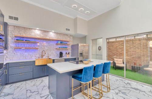 Clodine House | 1976 AccessibleGem Jacuzzi Sleep13 ChinaTown 20mins DT