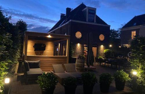 Voorburg Villa | 198 m² Villa ∙ 3 bedrooms ∙ 6 guests